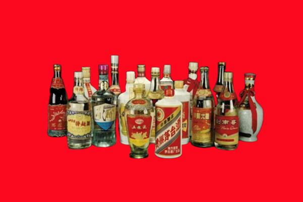 平顶山石龙区回收十八老酒.jpg